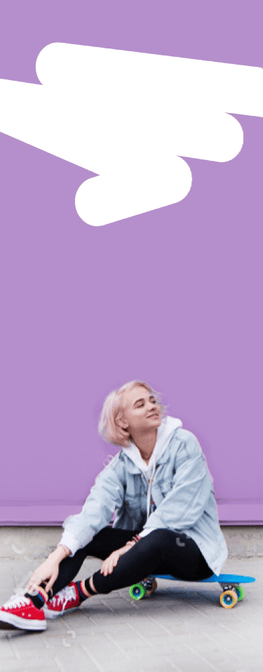 Девушка со скейтом